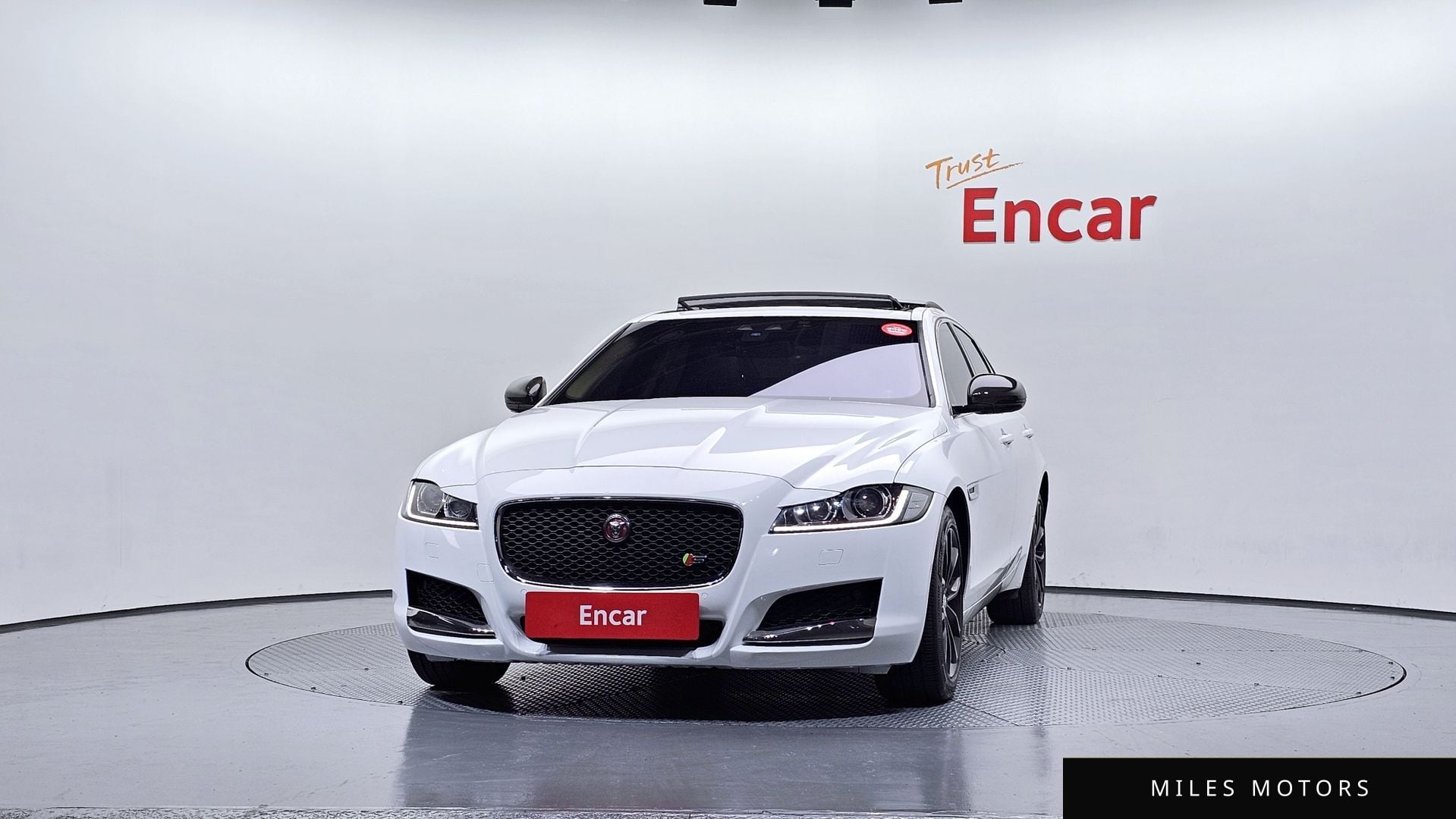 Jaguar XF (X260) 2018 — миниатюра 3