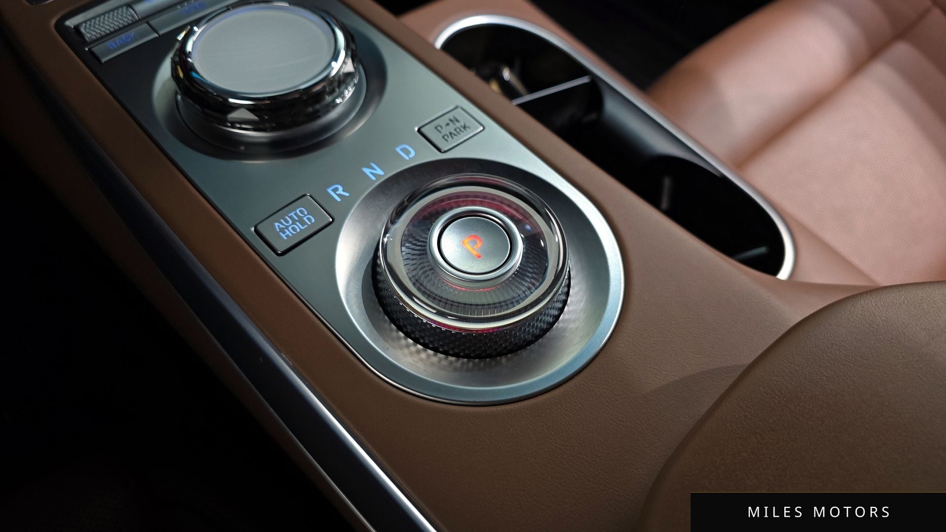 Genesis GV70 2023 — миниатюра 9