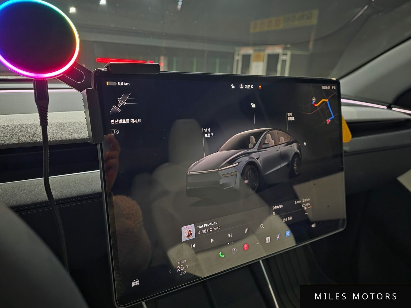 Tesla Model Y 2025 — миниатюра 5