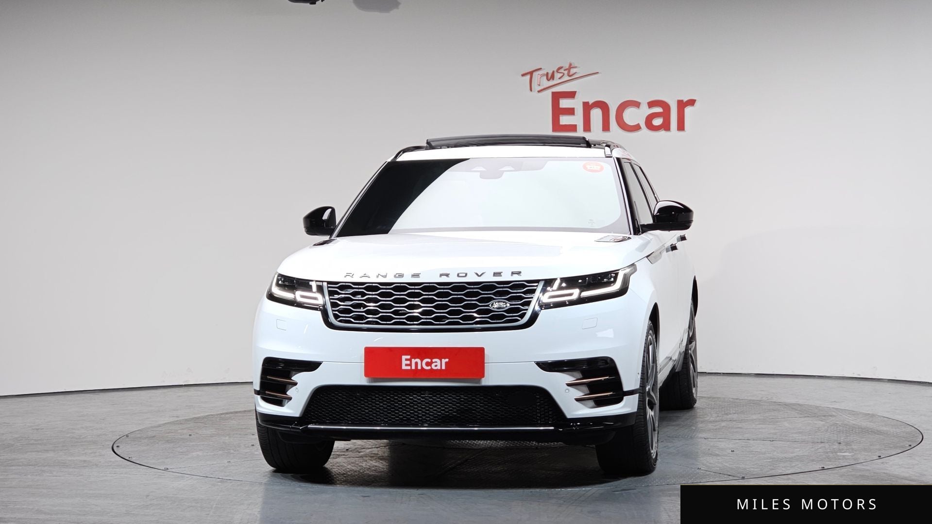 Land Rover Range Rover Velar 2021 — миниатюра 3