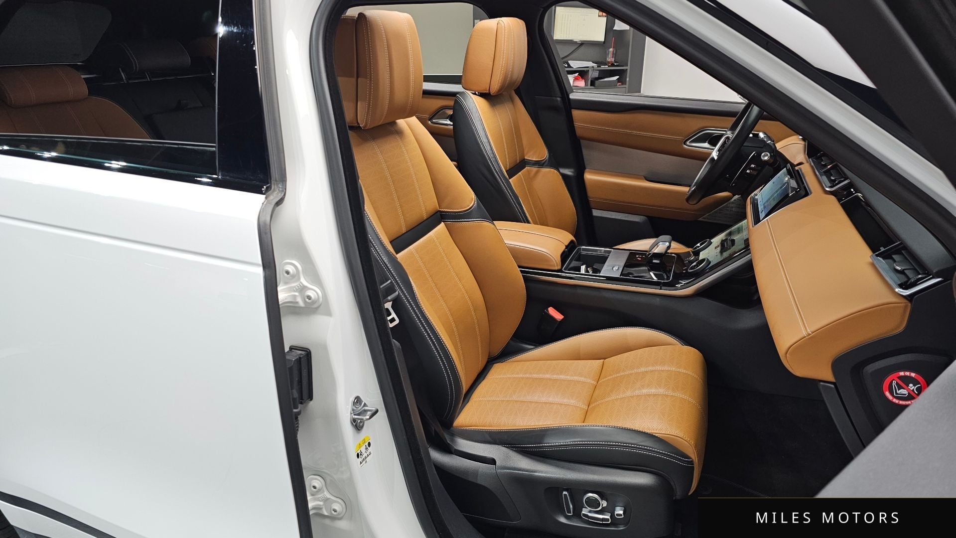 Land Rover Range Rover Velar 2021 — миниатюра 10