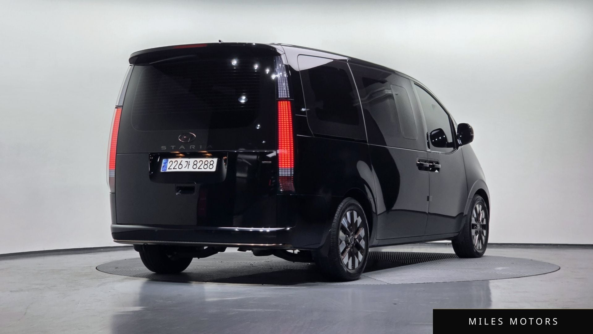 Hyundai Staria 2024 — миниатюра 2