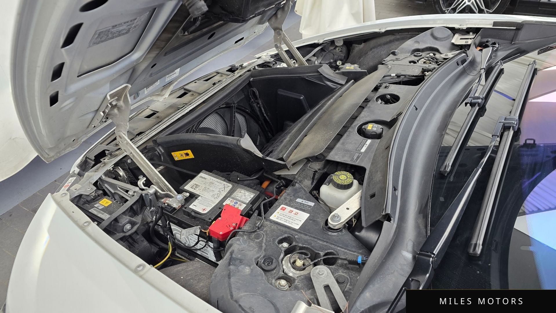 BMW i8 2016 — миниатюра 6