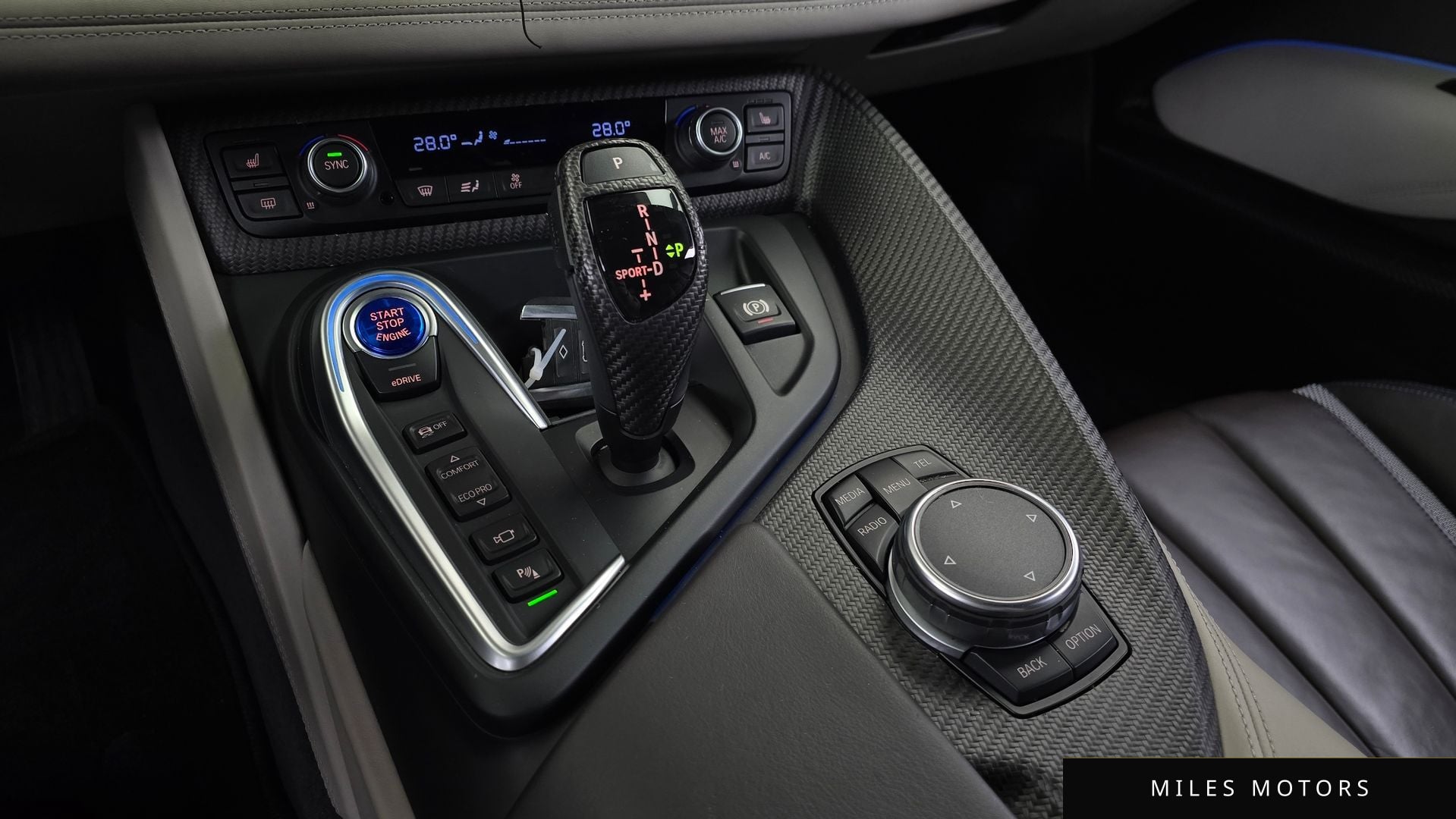BMW i8 2016 — миниатюра 9