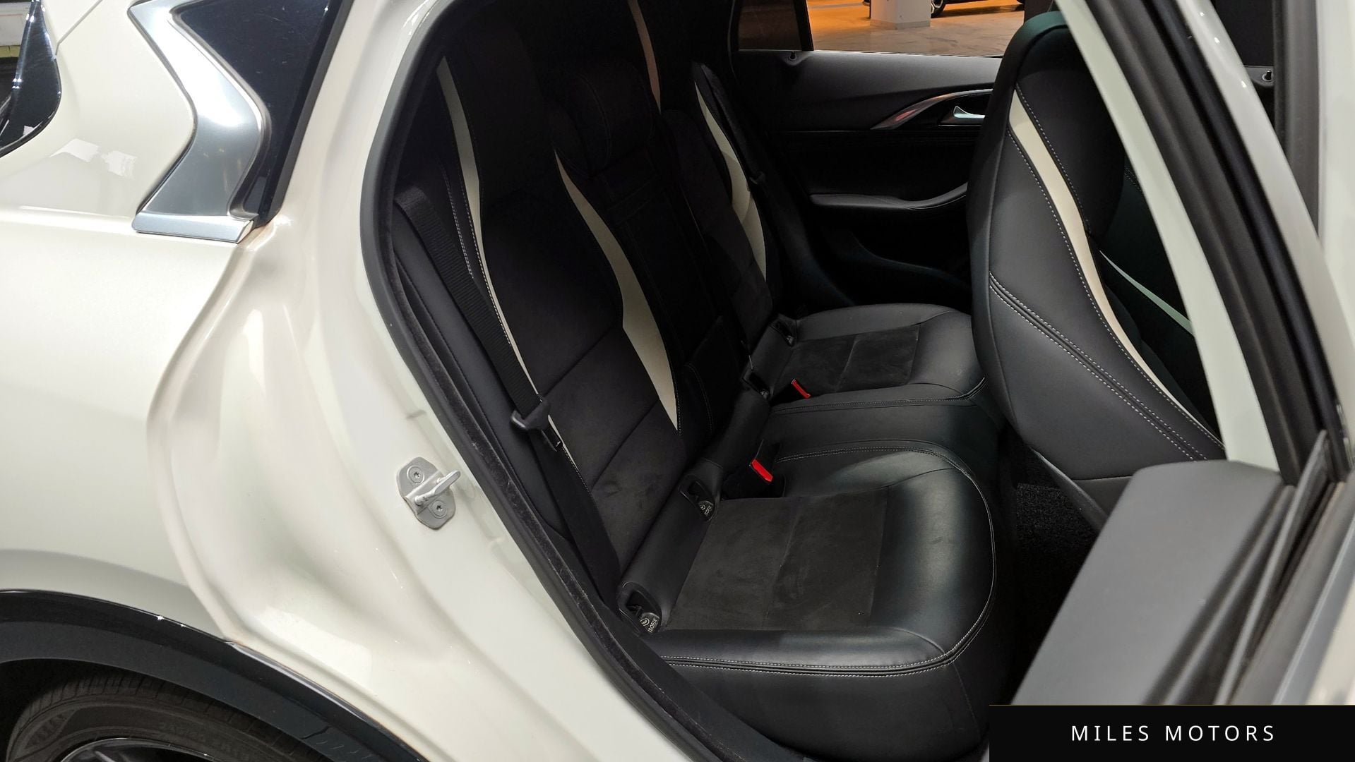 Infiniti Q30 2017 — миниатюра 12