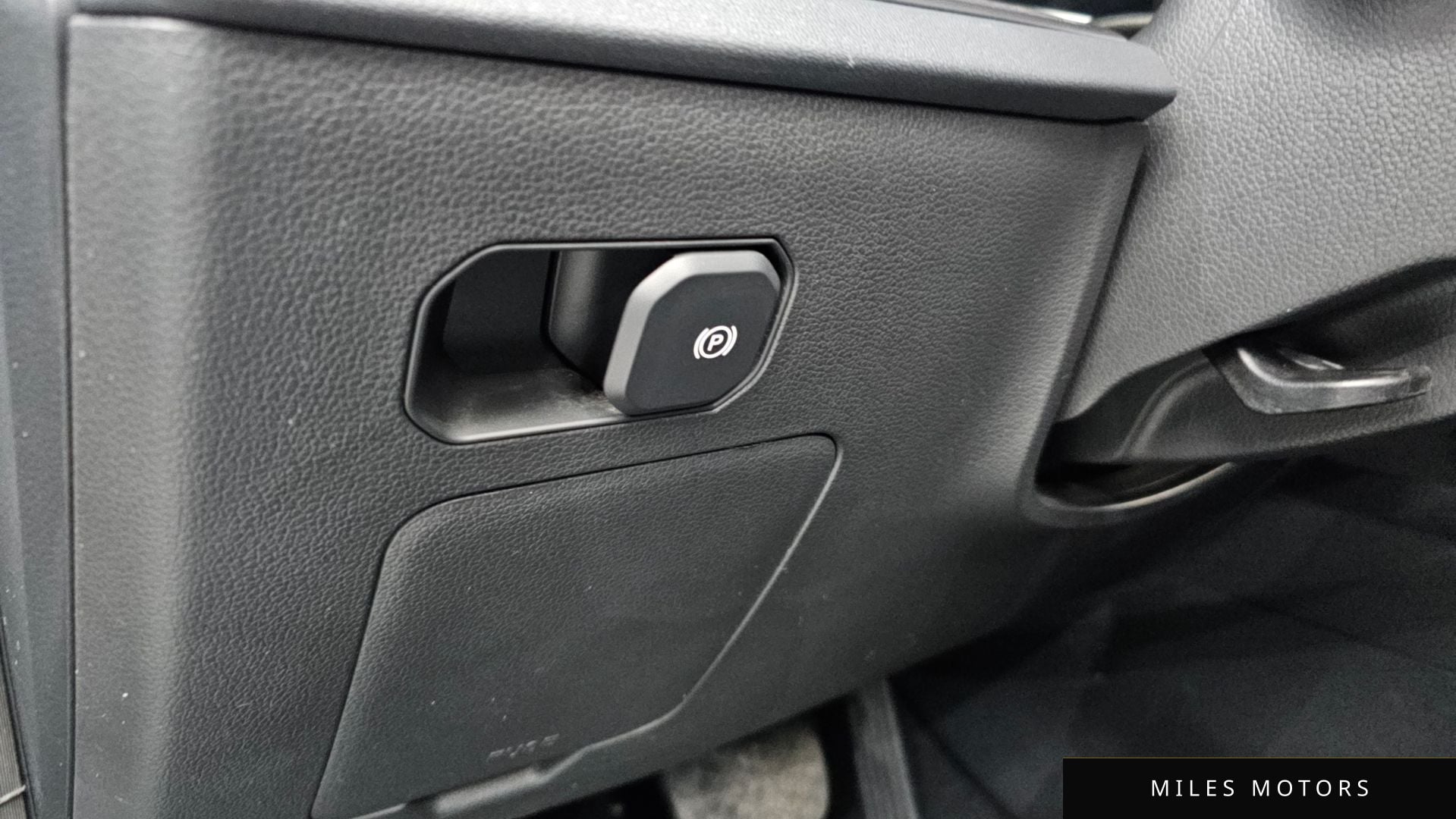 KG Mobility 토레스 2023 — миниатюра 18