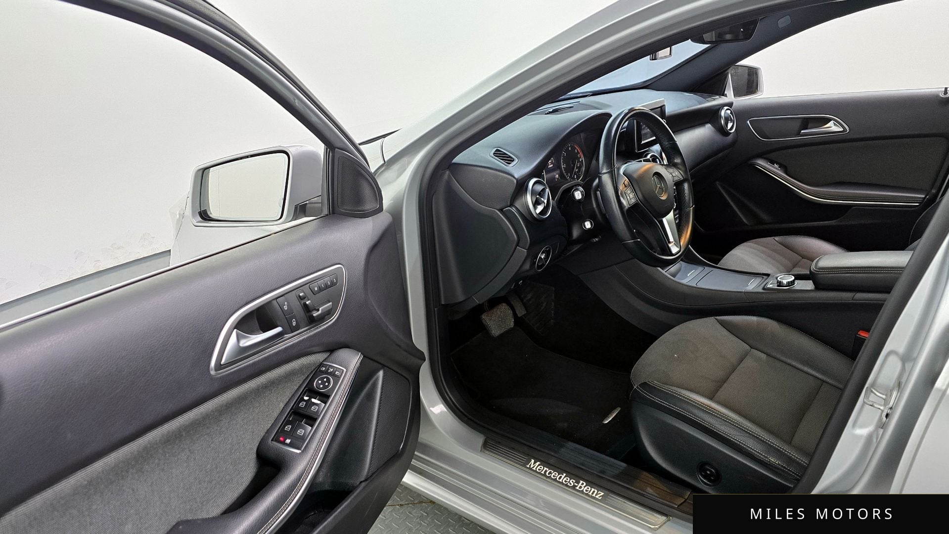 Mercedes-Benz A-Class W176 2015 — миниатюра 10