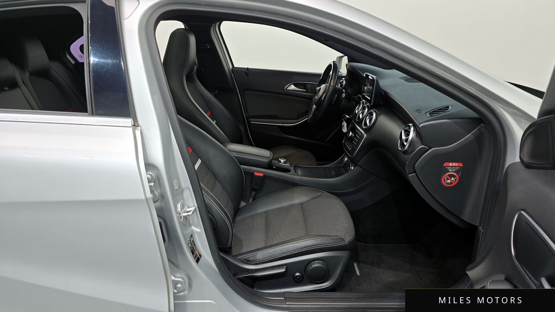 Mercedes-Benz A-Class W176 2015 — миниатюра 11