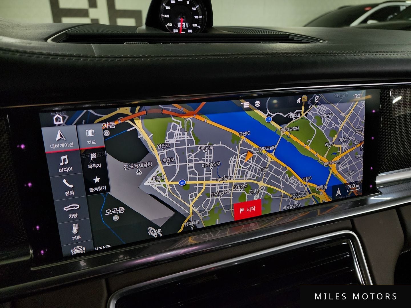 Porsche Panamera 2020 — миниатюра 12