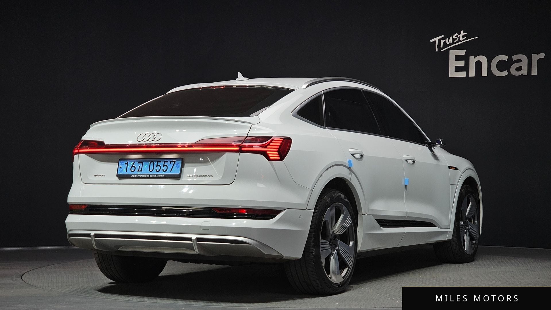 Audi e-tron 2022 — миниатюра 2
