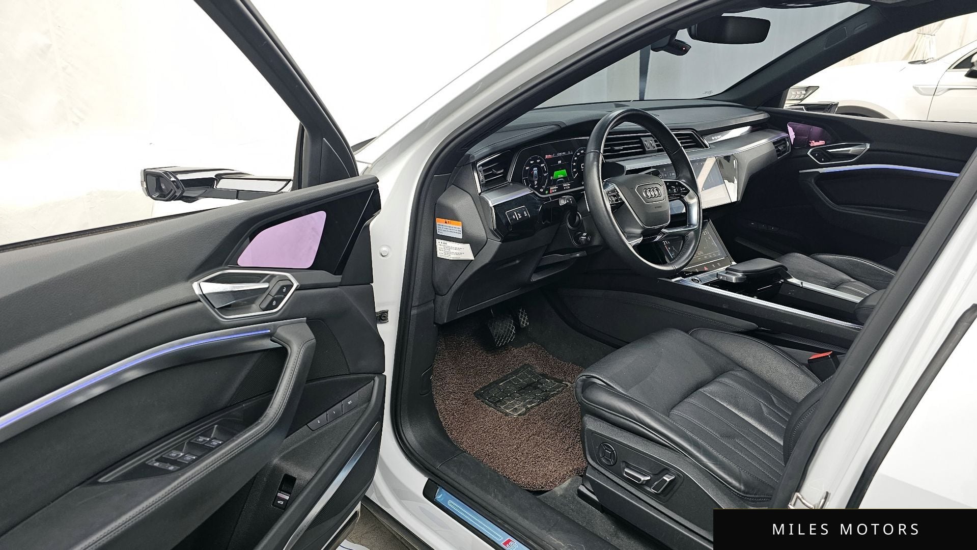 Audi e-tron 2022 — миниатюра 10