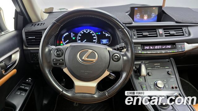 Лексус CT200h 2015 — миниатюра 13