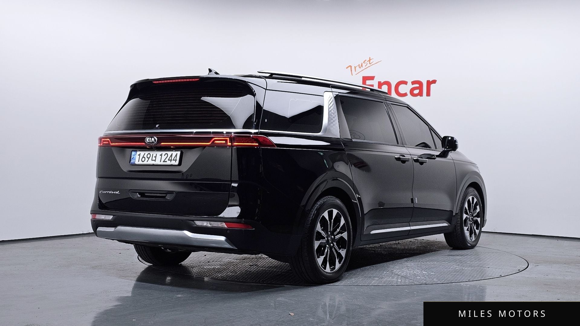 Kia Carnival 2021 — миниатюра 2