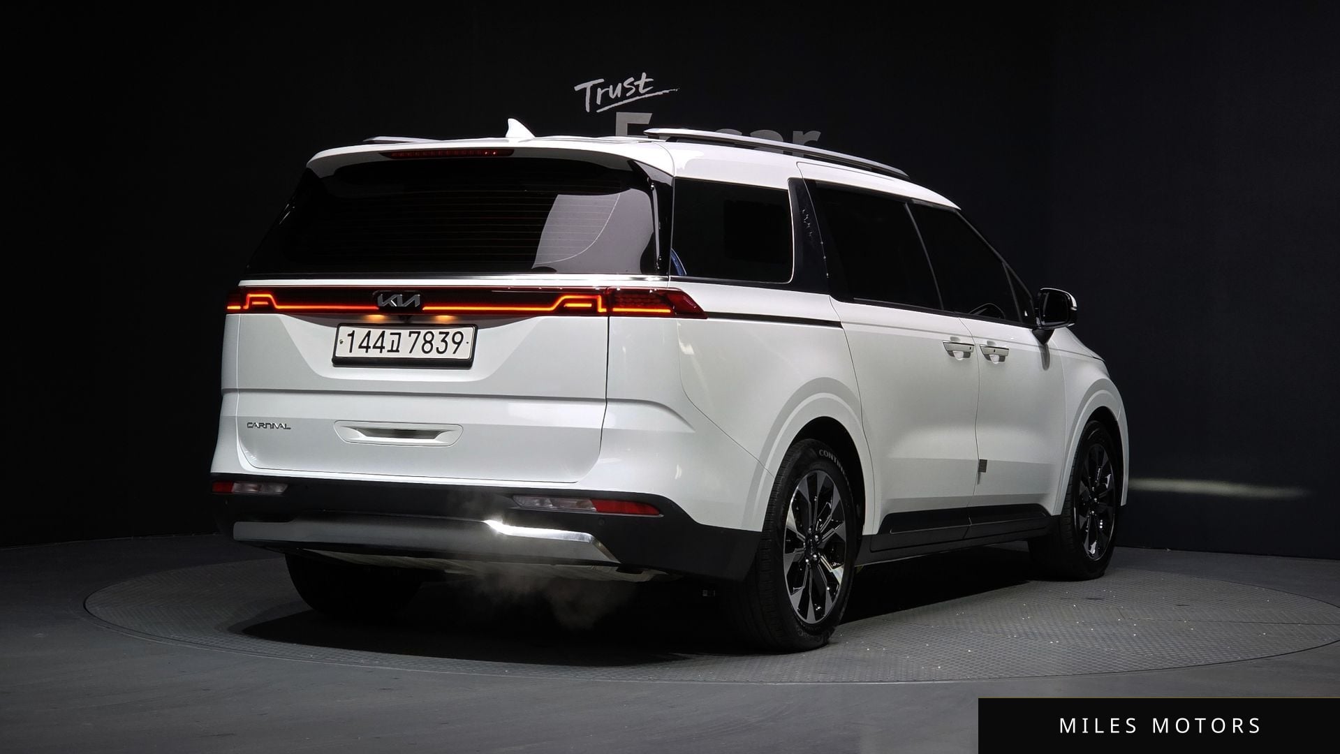 Kia Carnival 2023 — миниатюра 2