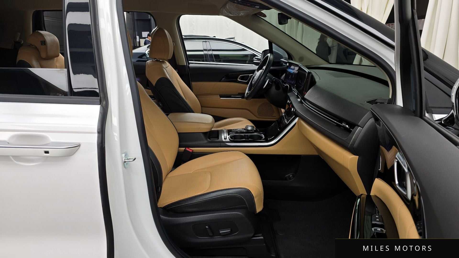 Kia Carnival 2023 — миниатюра 11