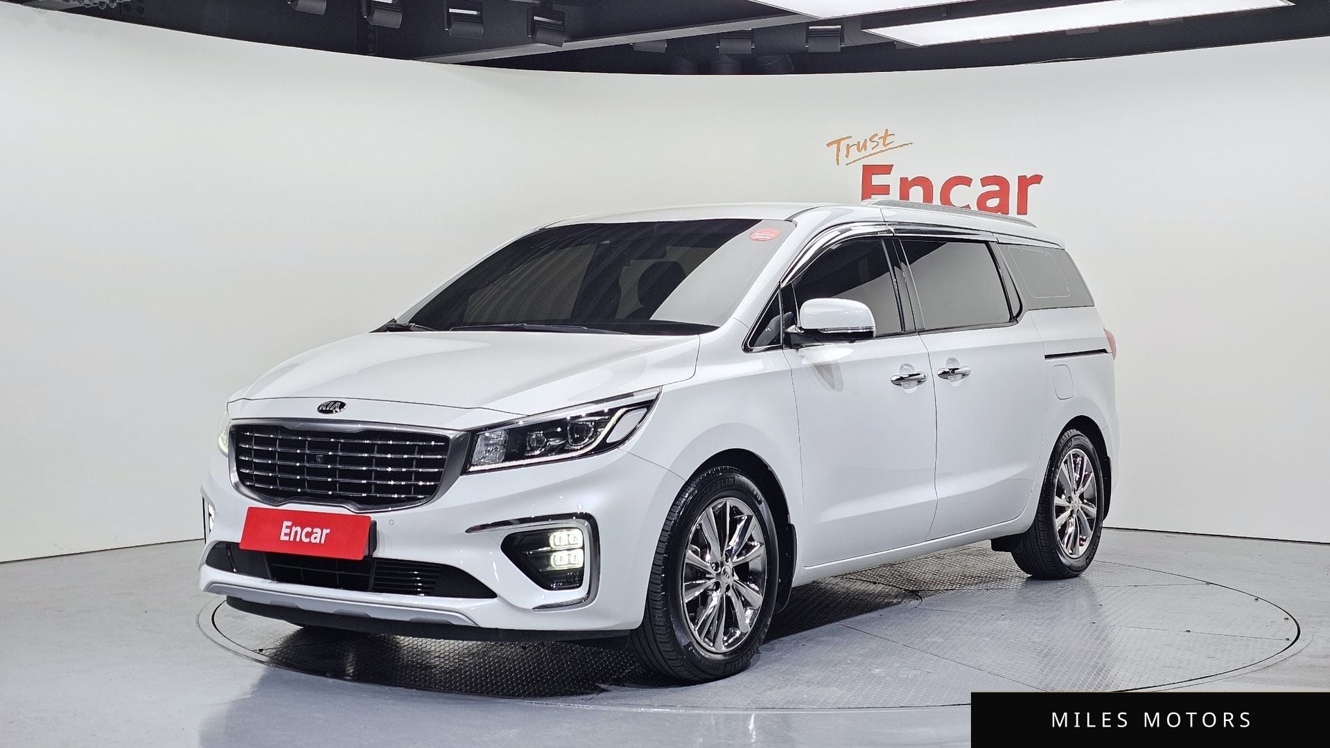 Kia Canival 2020 — фото 1 из 12