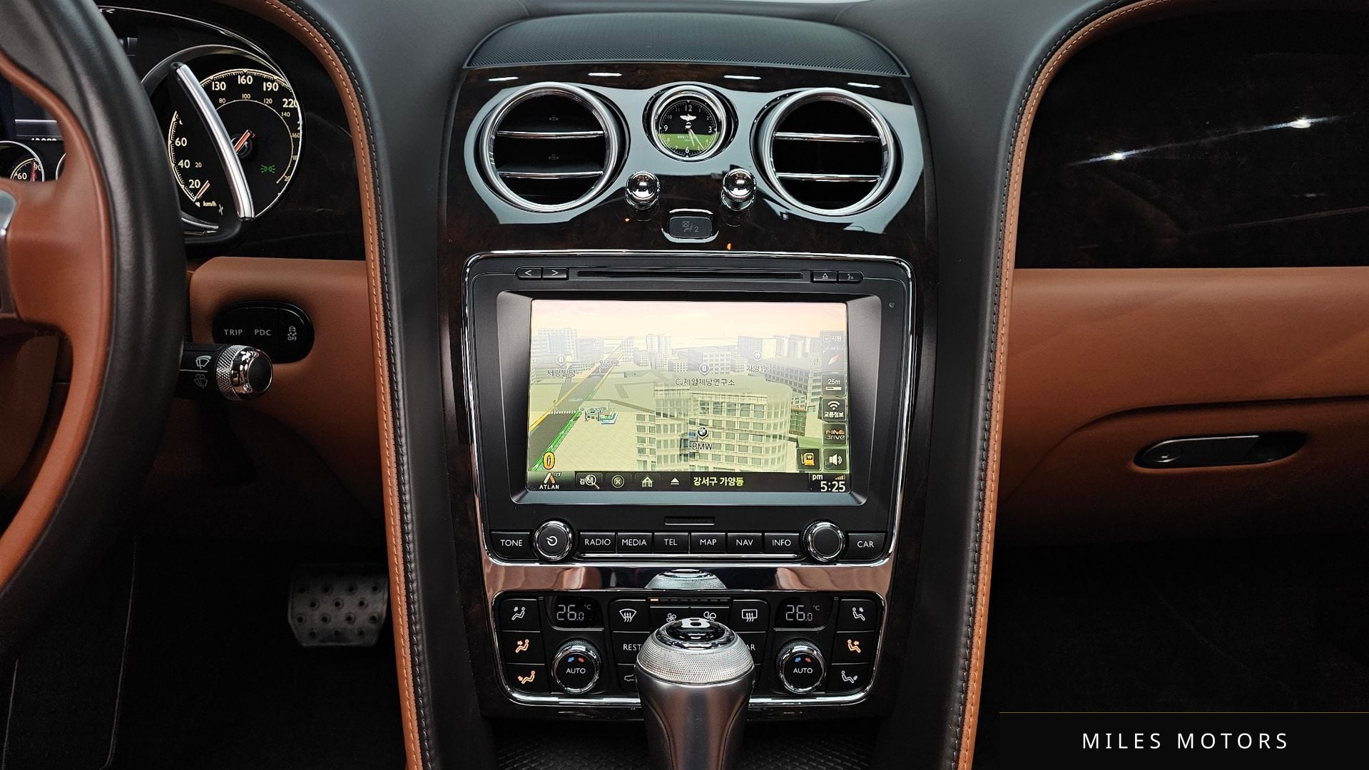 Bentley 플라잉스퍼 2018 — миниатюра 14