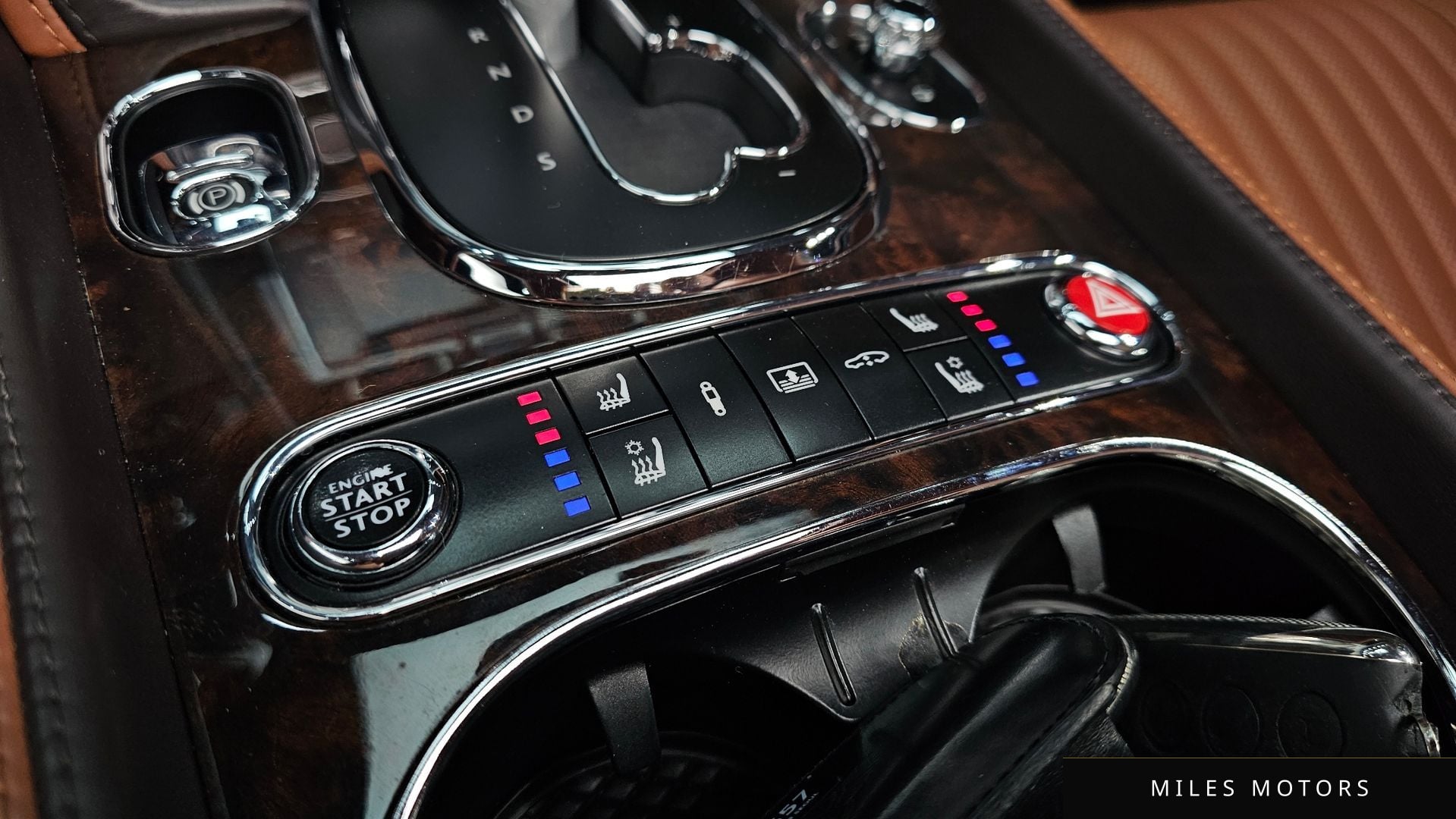 Bentley 플라잉스퍼 2018 — миниатюра 16