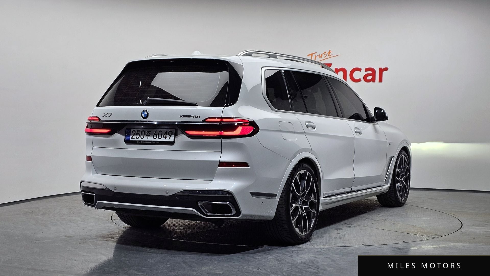 BMW X7 (G07) 2024 — миниатюра 2