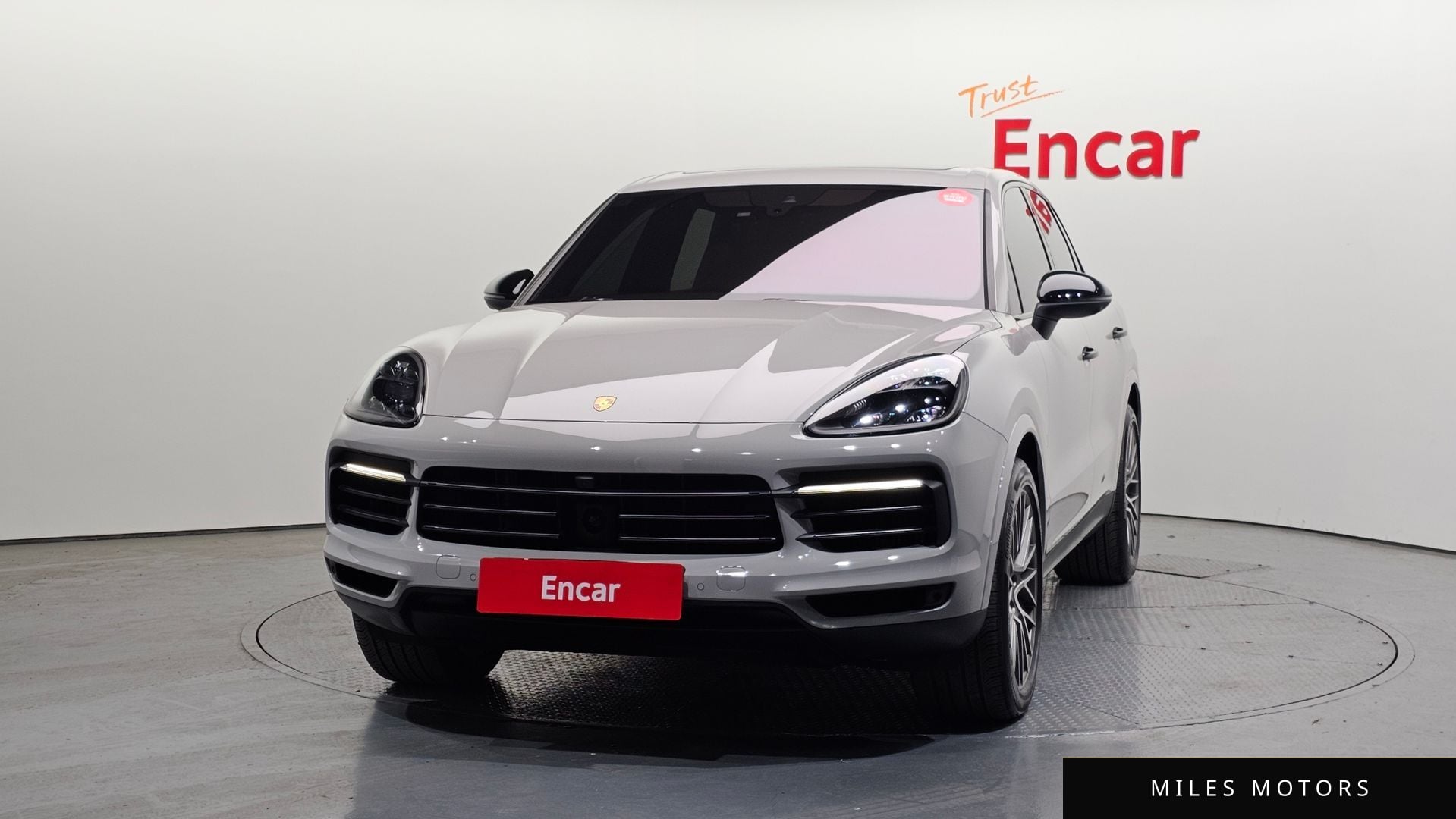 Porsche Cayenne 2023 — миниатюра 3