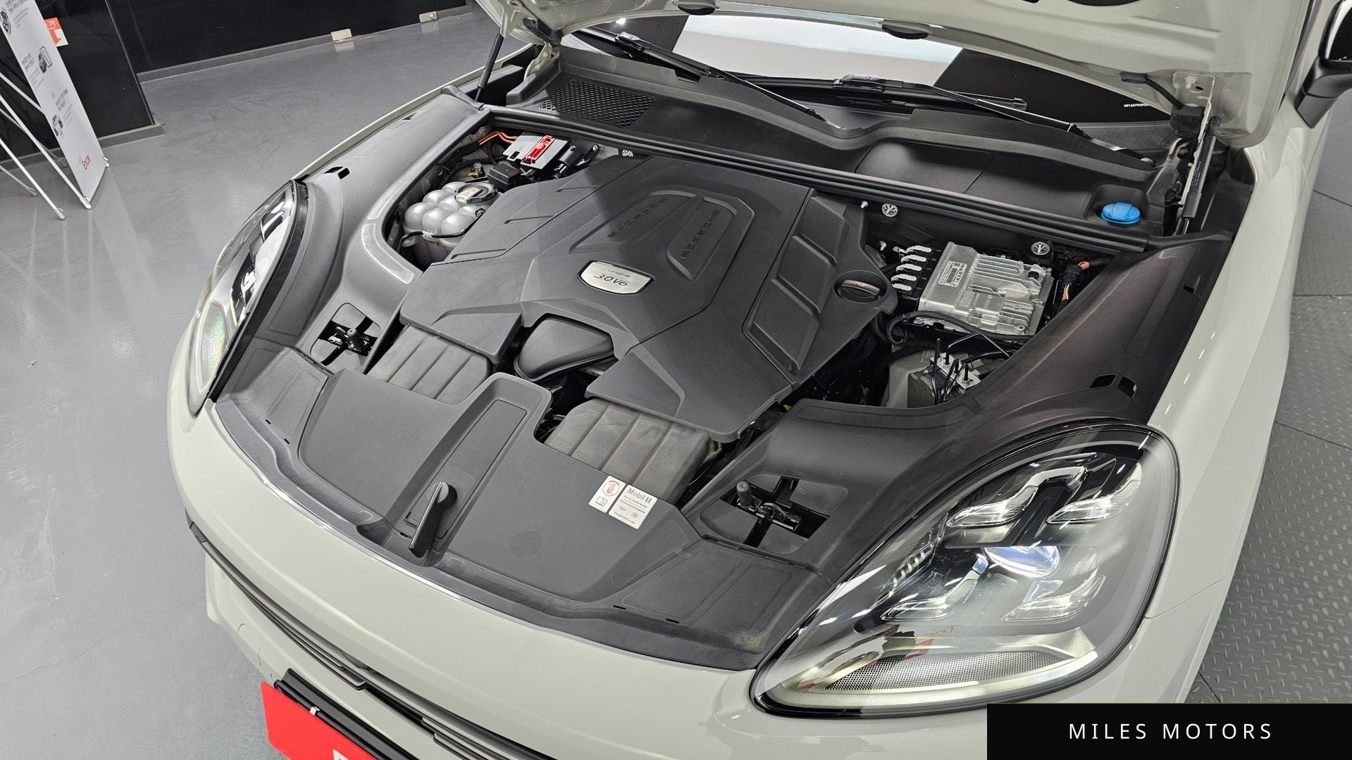 Porsche Cayenne 2023 — миниатюра 6