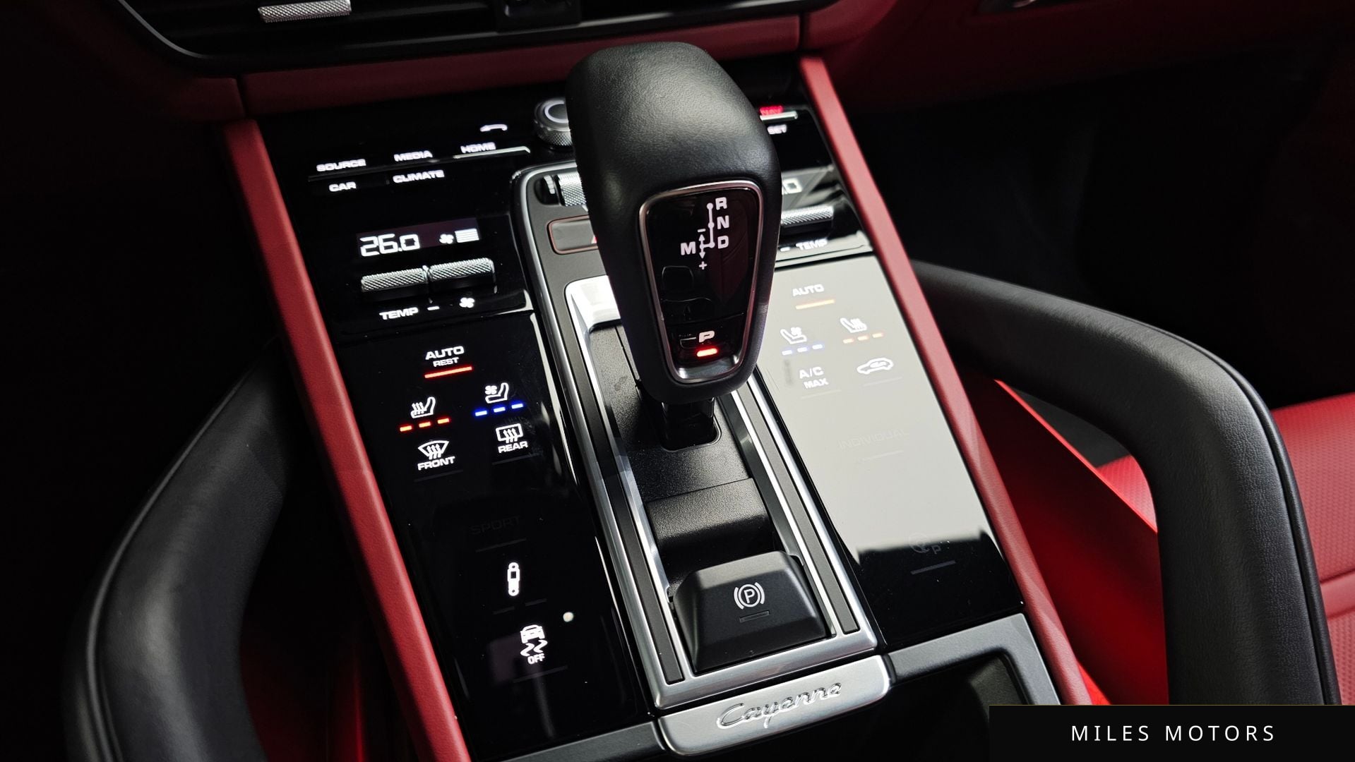 Porsche Cayenne 2023 — миниатюра 9
