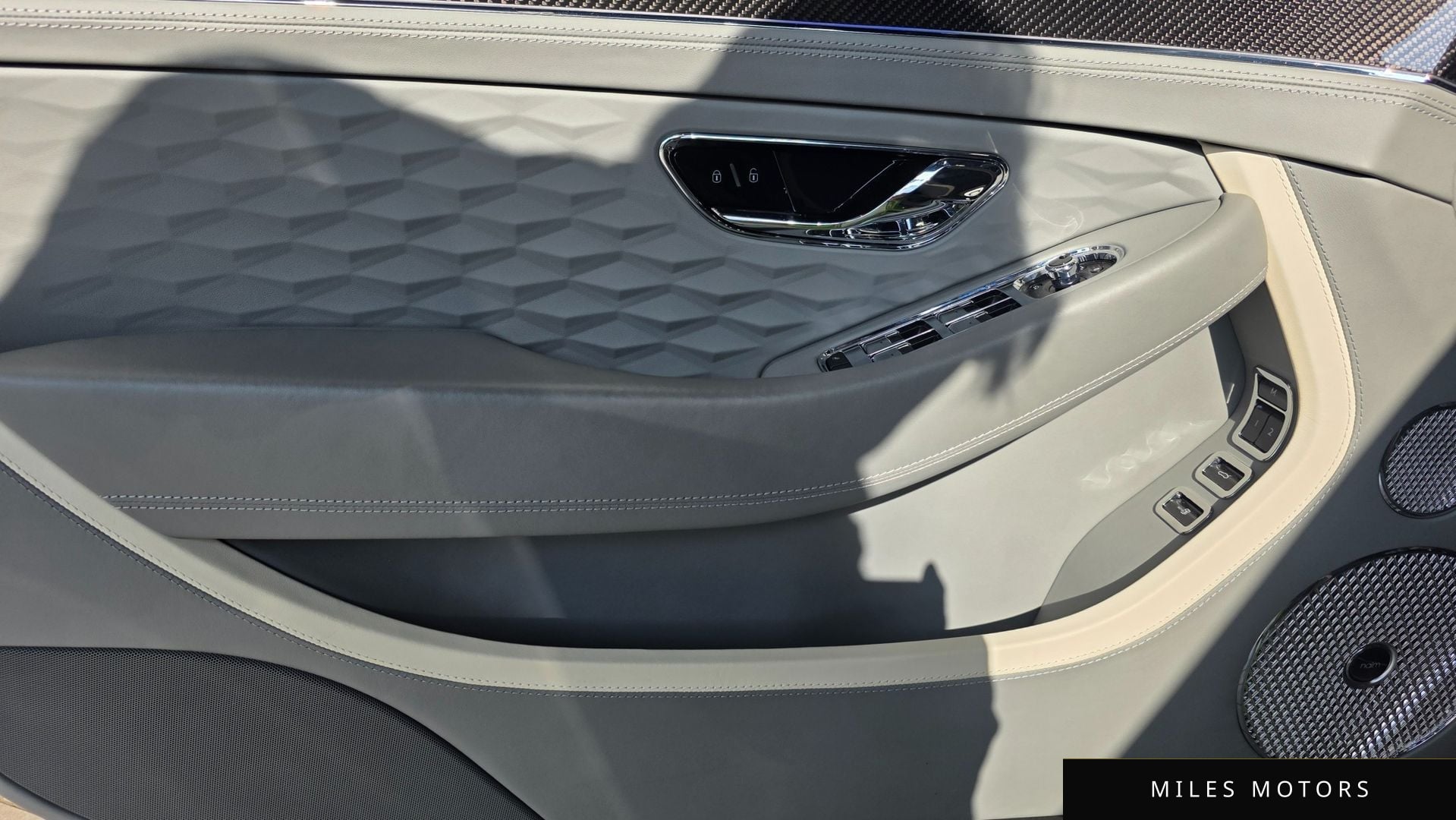 Bentley Continental GT 2025 — миниатюра 8