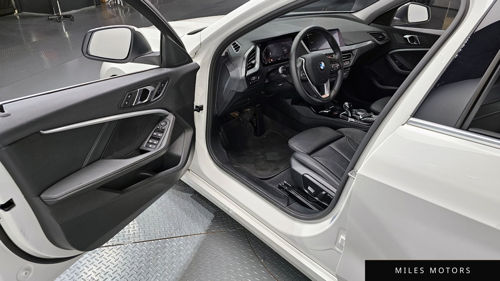 BMW 1 Series (F40) 2022 — миниатюра 11
