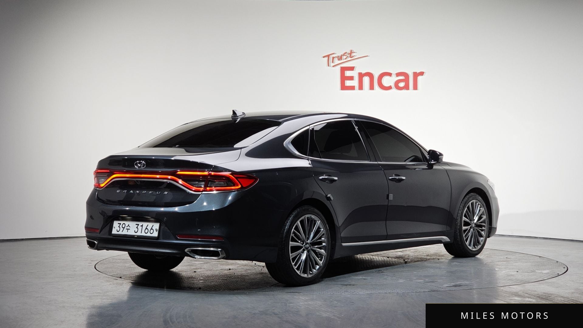 Hyundai Grandeur 2019 — фото 1 из 12