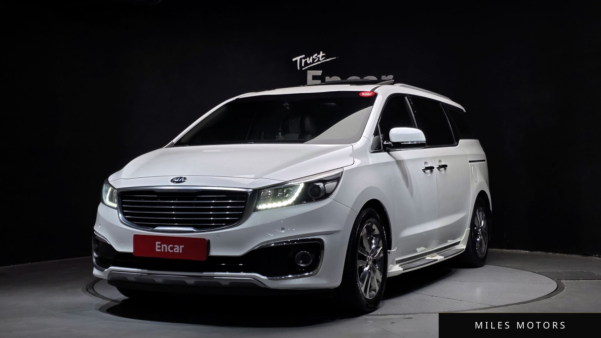 Kia Canival 2018 — фото 1 из 12