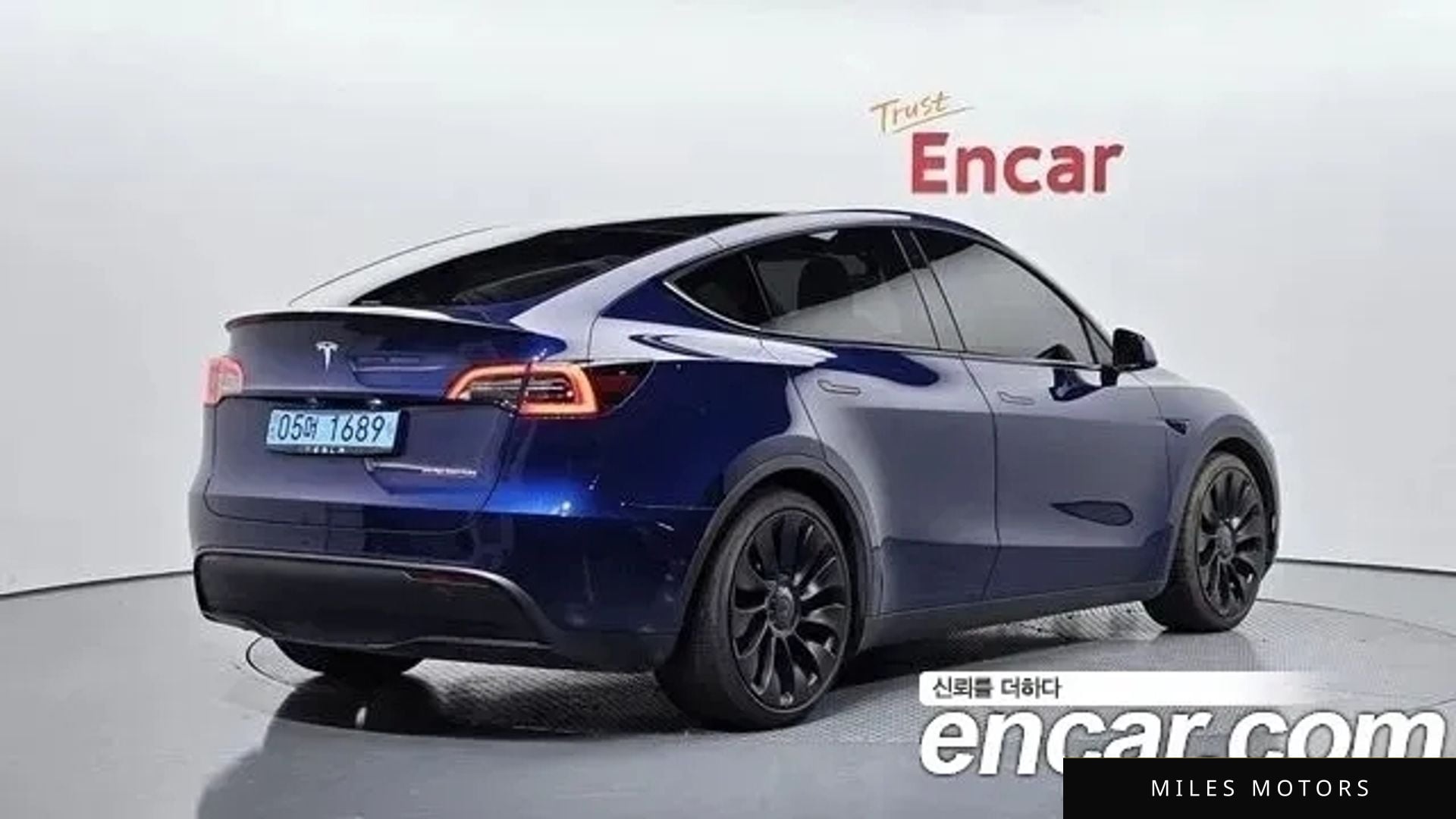 Tesla Model Y 2021 — миниатюра 2