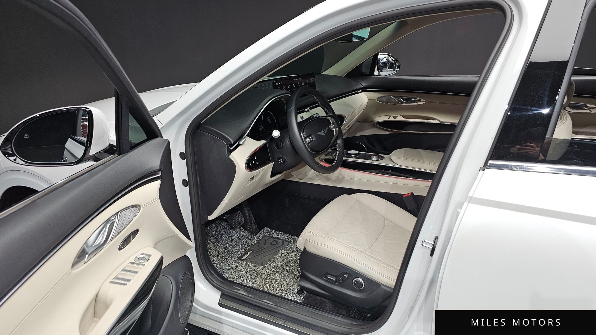 Genesis GV70 2023 — миниатюра 10