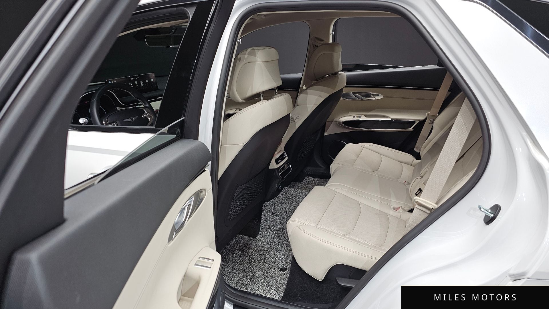 Genesis GV70 2023 — миниатюра 11