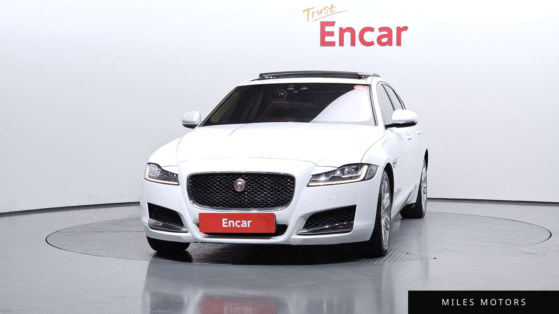 Jaguar XF (X260) 2017 — миниатюра 3