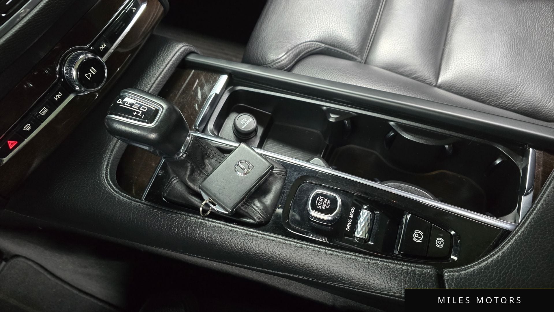 Volvo XC90 2018 — миниатюра 9