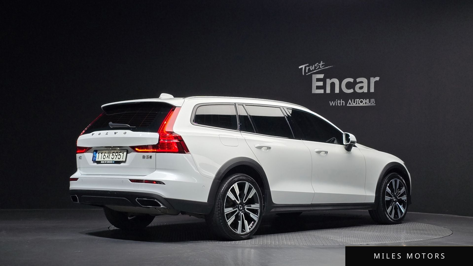 Volvo V60 2022 — миниатюра 2
