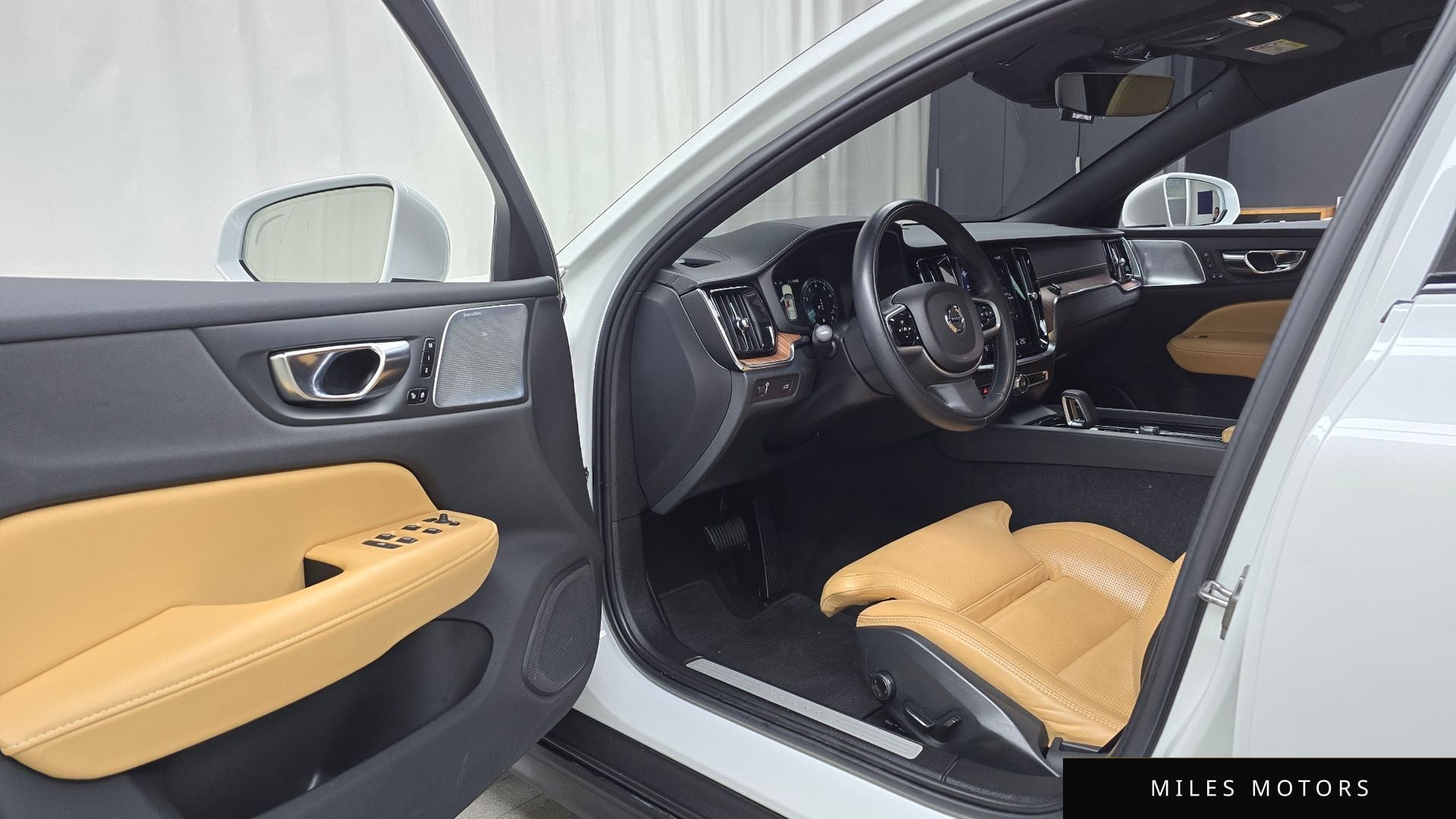 Volvo V60 2022 — миниатюра 10