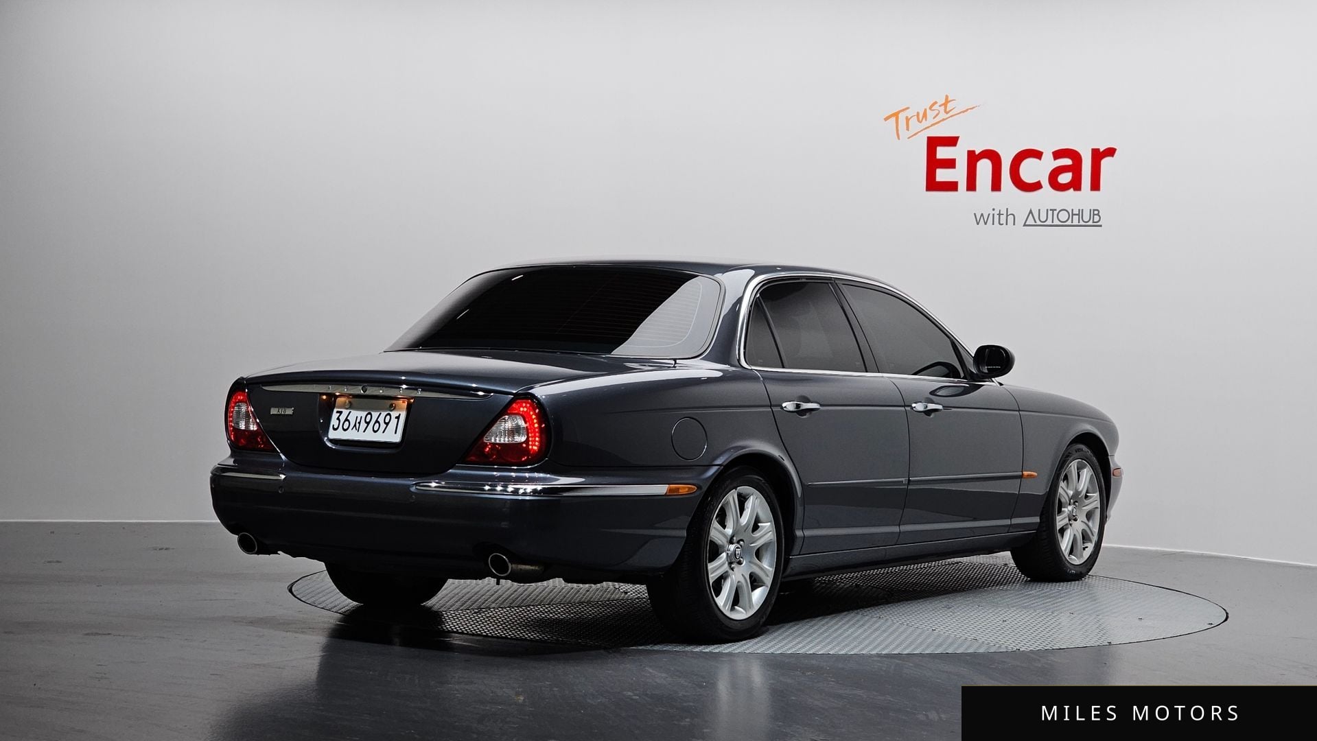 Jaguar XJ-8 2005 — миниатюра 2