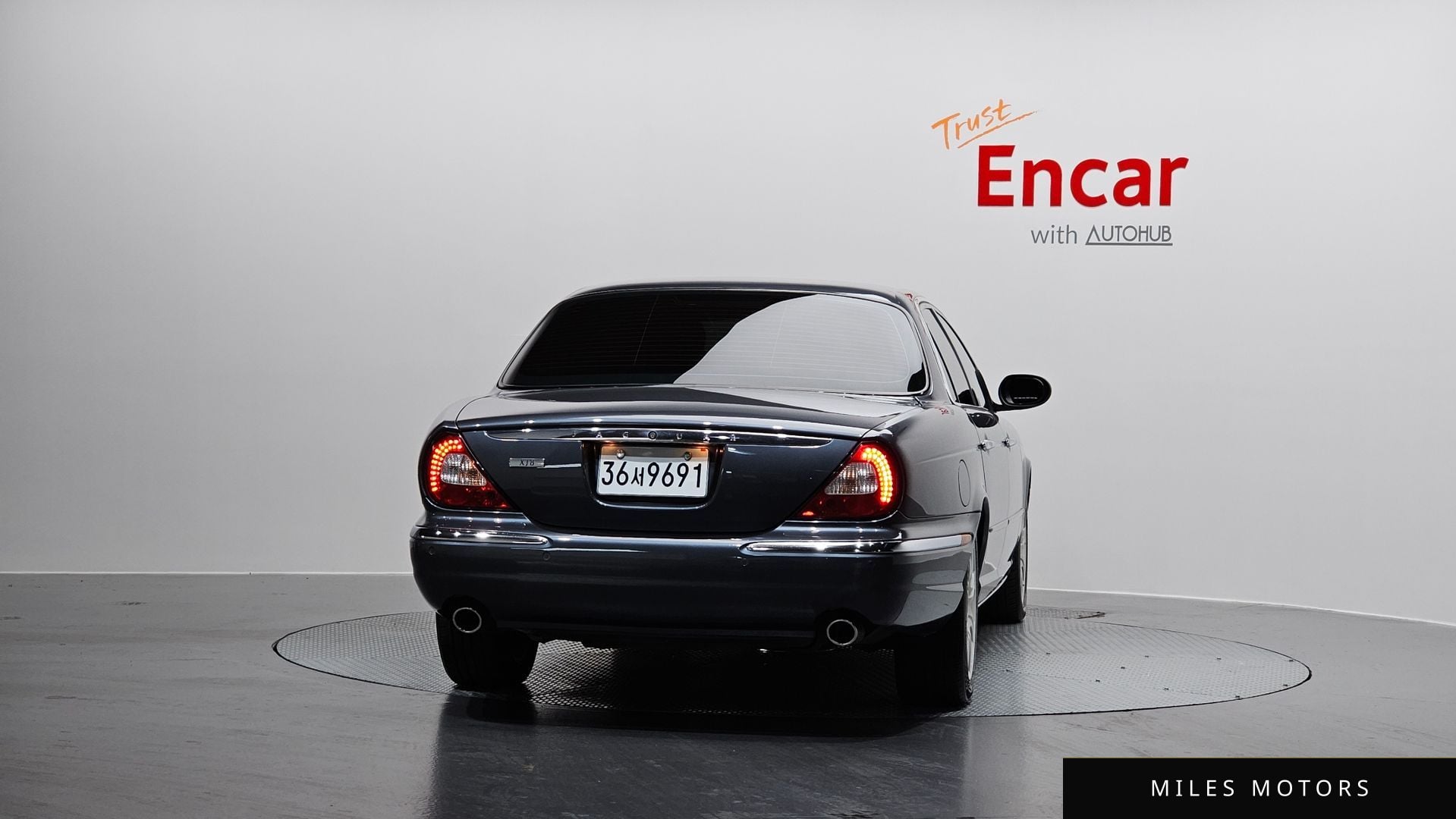 Jaguar XJ-8 2005 — миниатюра 4