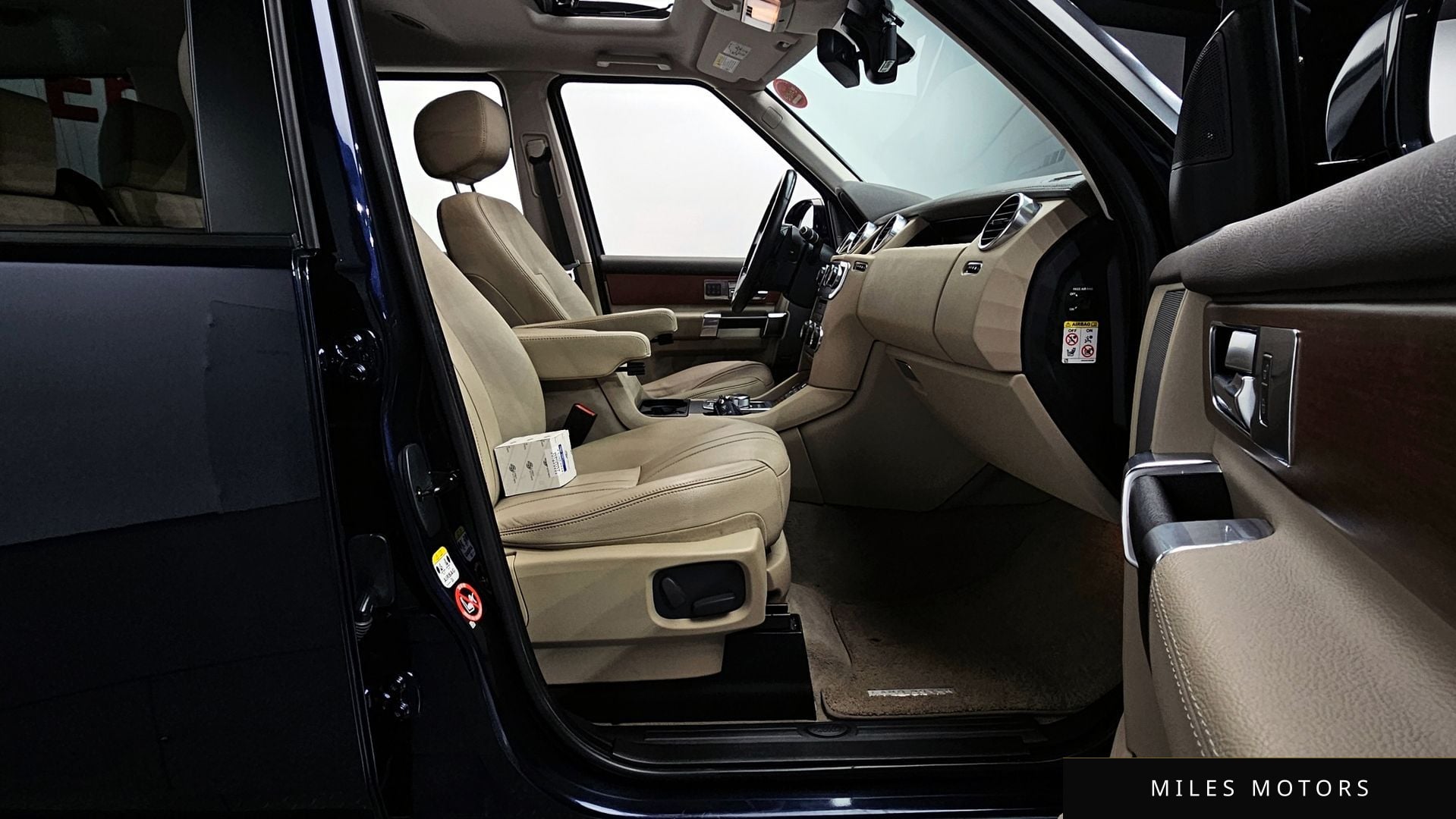 Land Rover Discovery 2016 — миниатюра 10