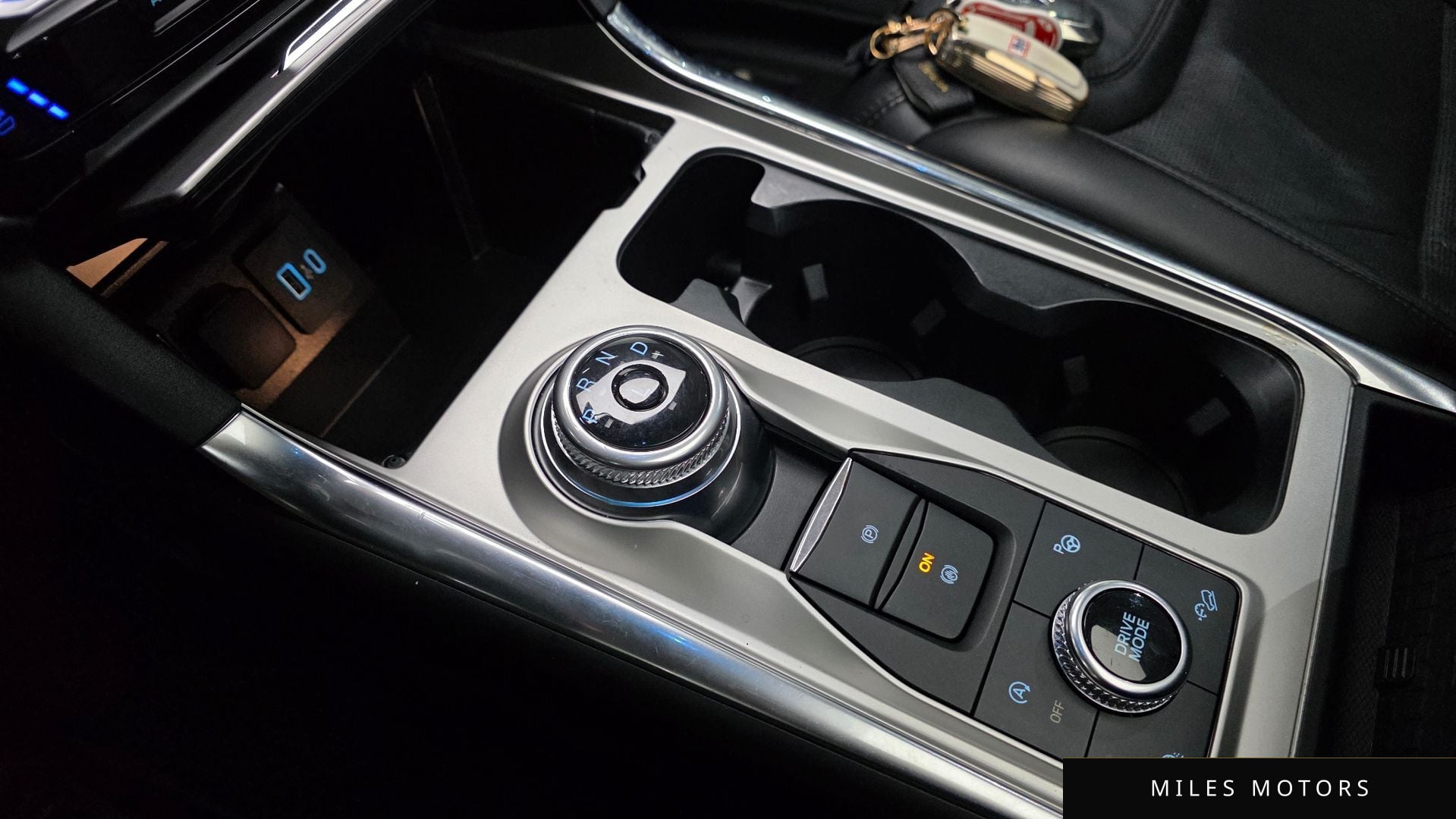Ford Explorer 2022 — миниатюра 9
