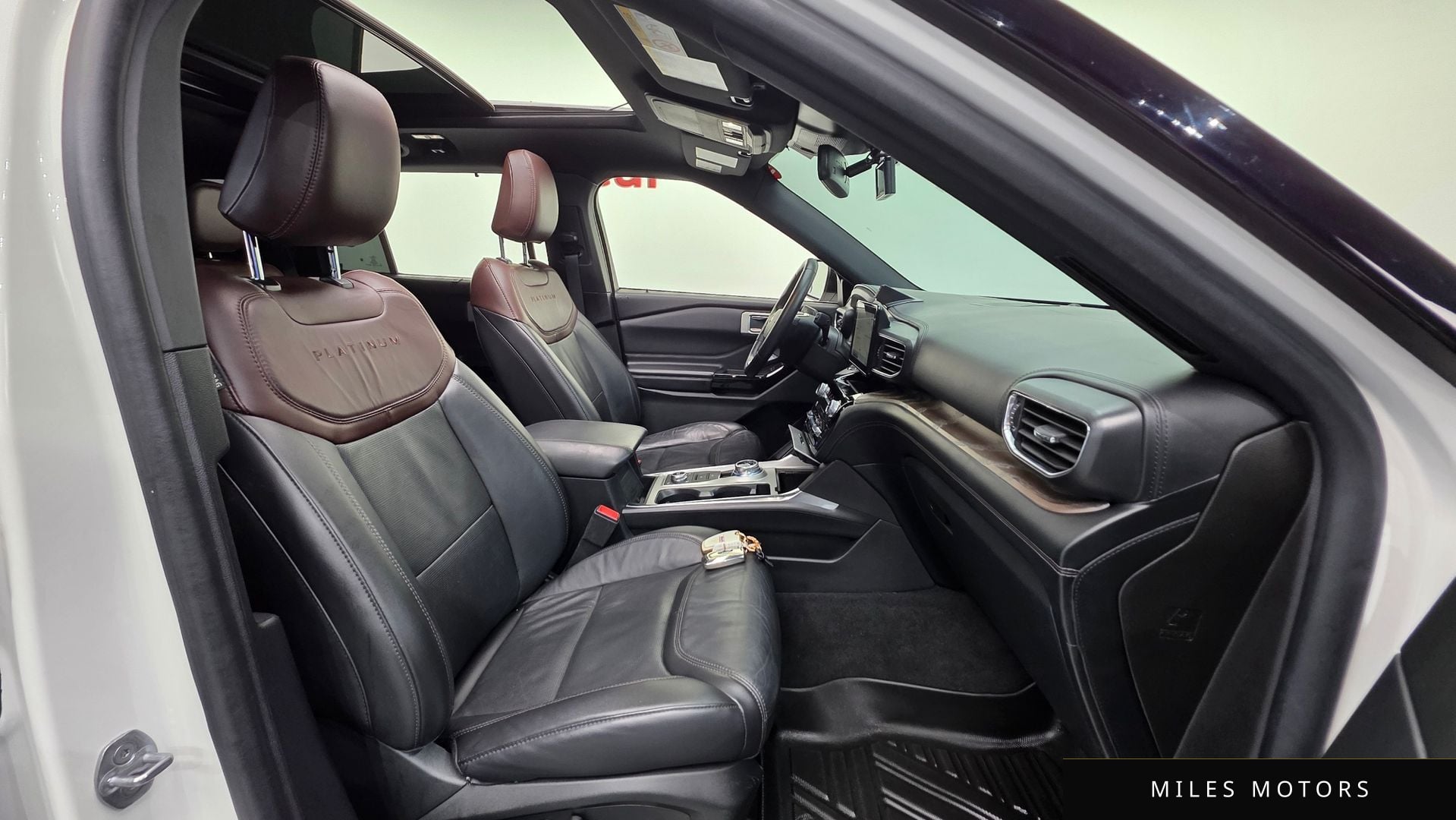 Ford Explorer 2022 — миниатюра 10