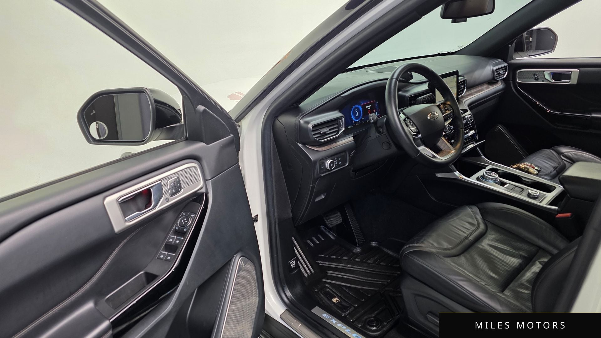 Ford Explorer 2022 — миниатюра 12