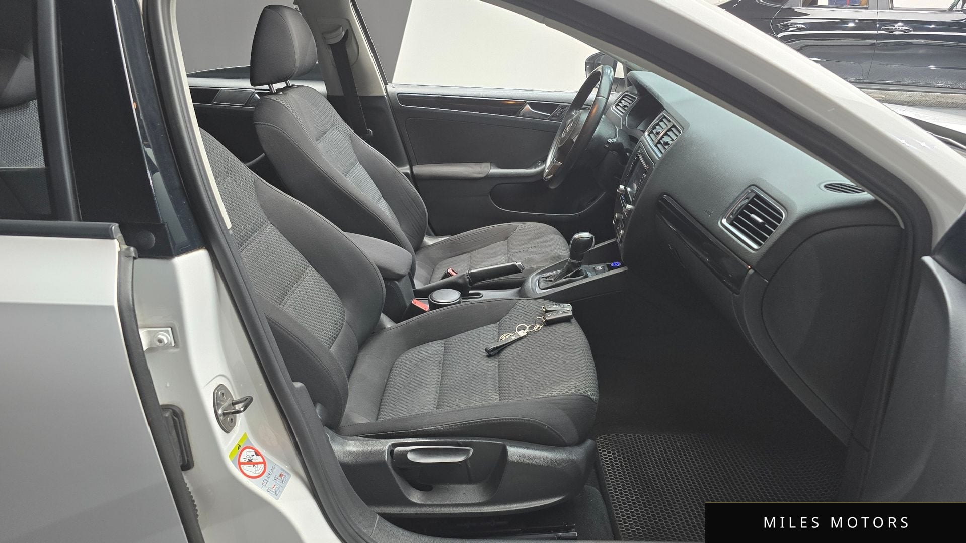 Volkswagen Jetta 2012 — миниатюра 10
