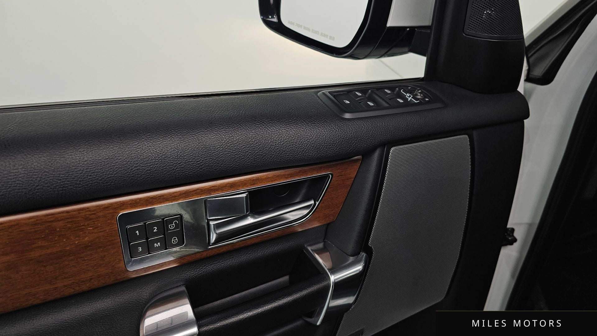 Land Rover 디스커버리 4 2016 — миниатюра 17