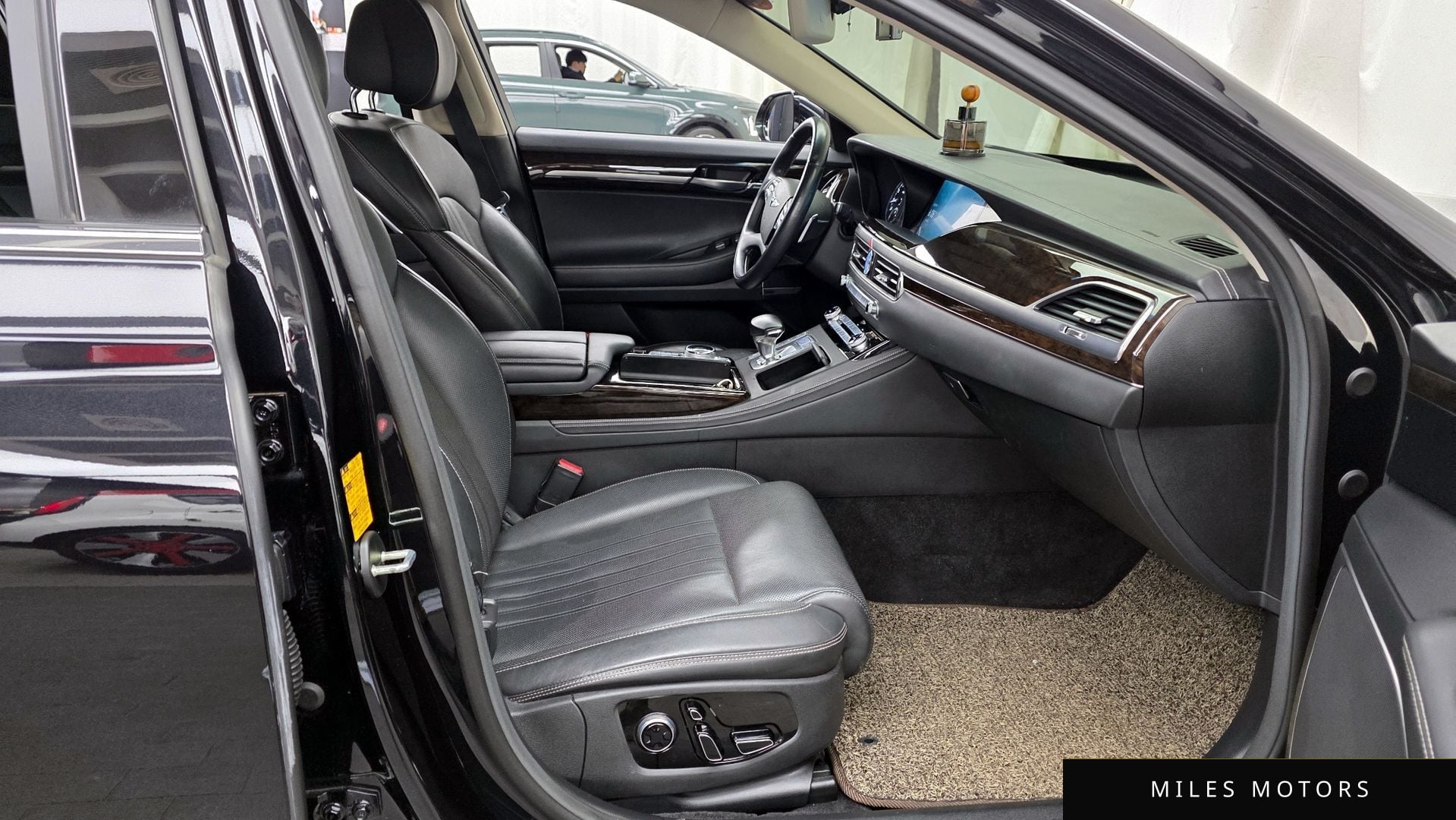 Genesis G90 2019 — миниатюра 11