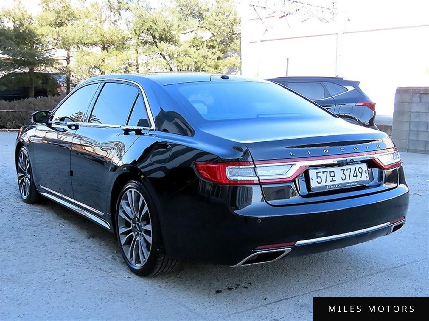 Lincoln Continental 2017 — миниатюра 3