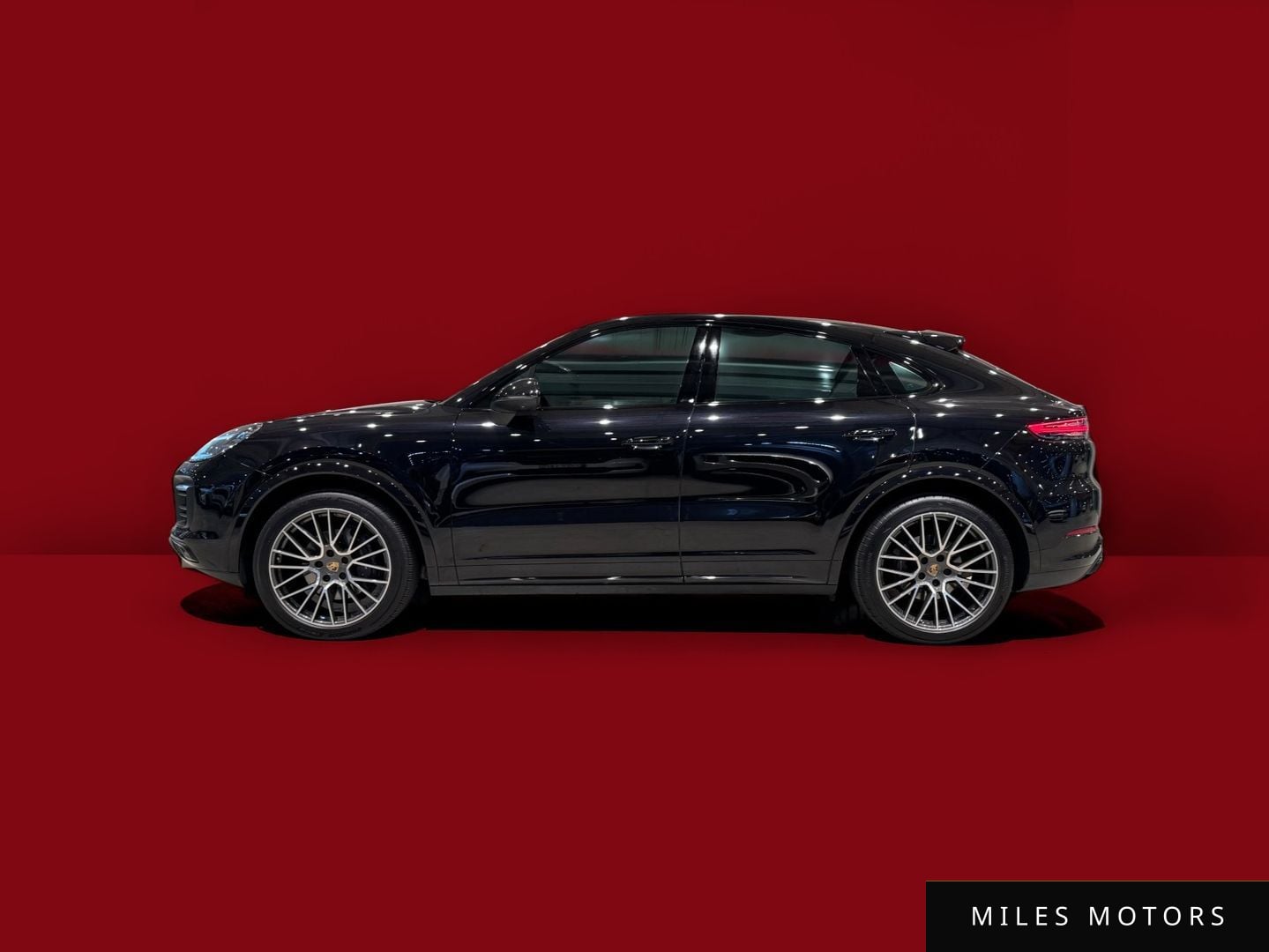 Porsche Cayenne 2021 — фото 1 из 12