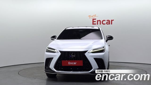 Лексус NX450h+ 2022 — миниатюра 3