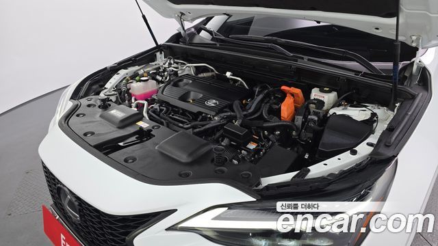 Лексус NX450h+ 2022 — миниатюра 6
